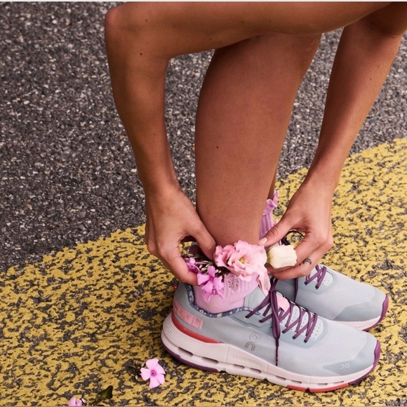 Free People X On Cloud Cloudnova Form 2- NIB- Size 7 - Picture 4 of 9